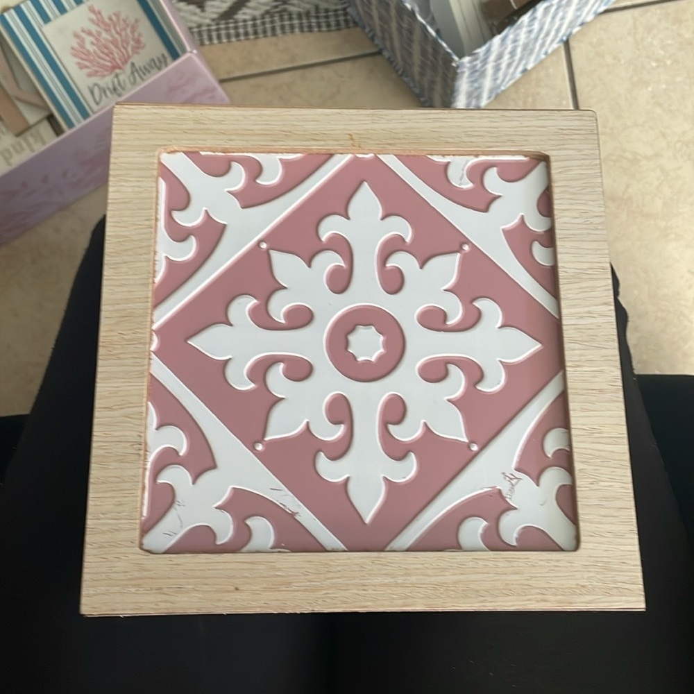 4 Wooden Sign Set